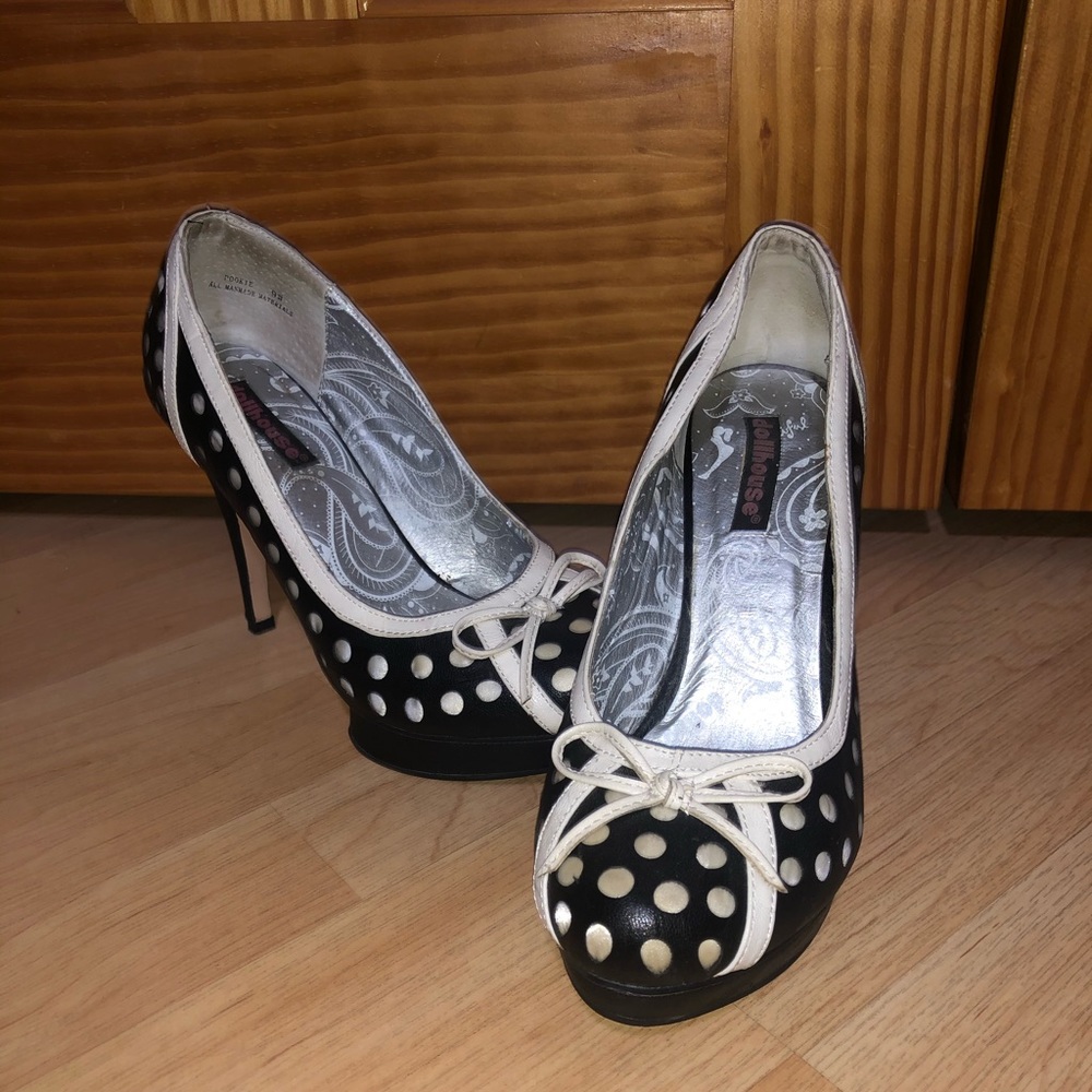 Black and white gently used size 9 heels